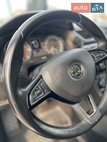 Універсал Skoda Superb 2016 в Ужгороді