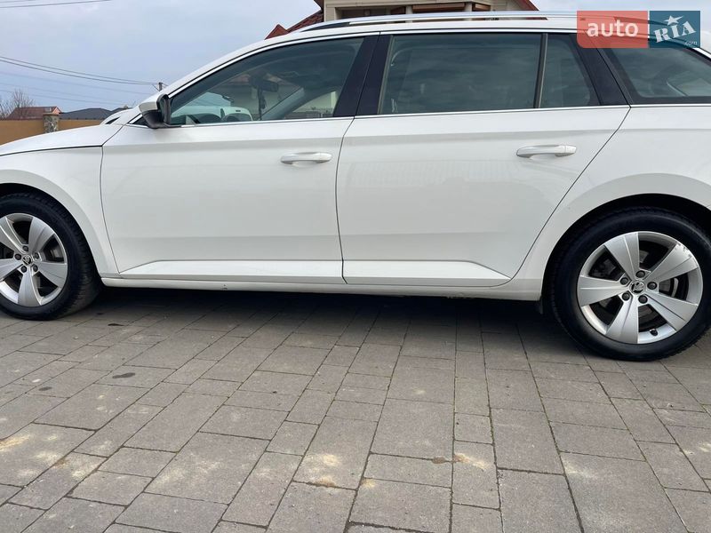 Універсал Skoda Superb 2016 в Ужгороді