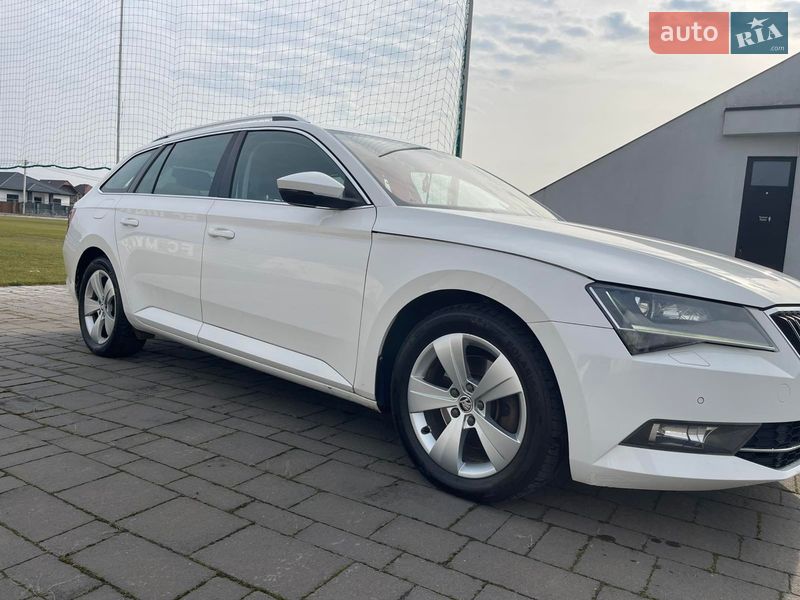 Універсал Skoda Superb 2016 в Ужгороді