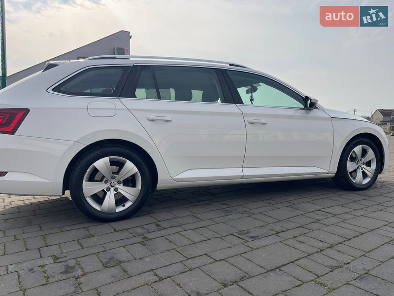 Універсал Skoda Superb 2016 в Ужгороді
