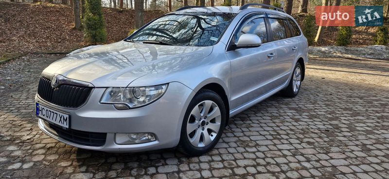 Універсал Skoda Superb 2011 в Дрогобичі
