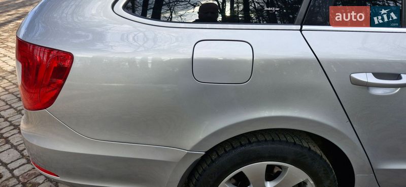 Універсал Skoda Superb 2011 в Дрогобичі