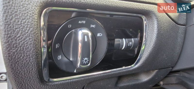 Універсал Skoda Superb 2011 в Дрогобичі