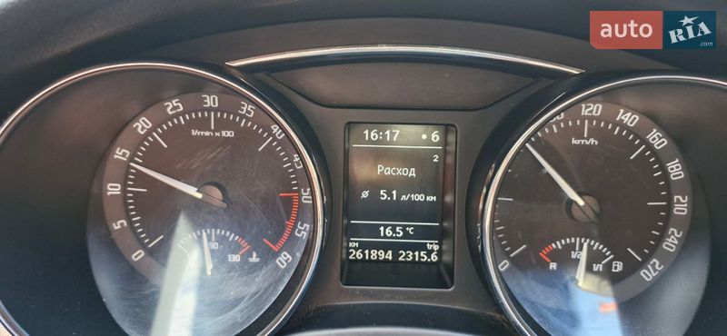 Універсал Skoda Superb 2011 в Дрогобичі