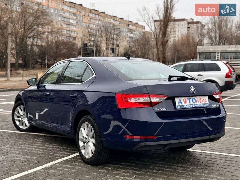 Лифтбек Skoda Superb 2015 в Кривом Роге