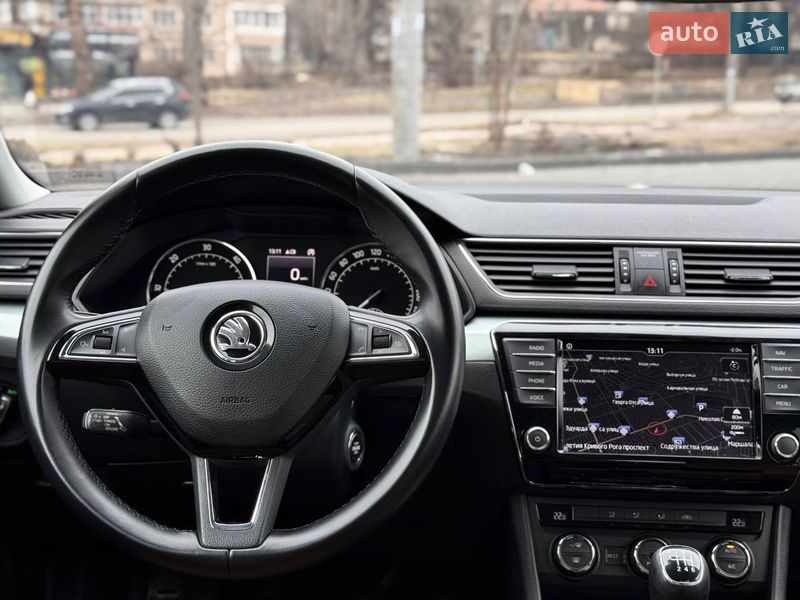 Лифтбек Skoda Superb 2015 в Кривом Роге