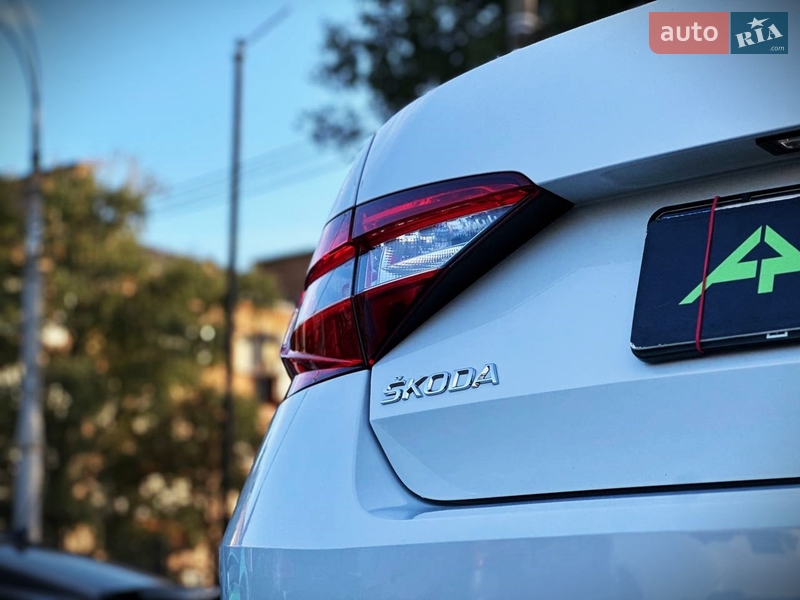 Лифтбек Skoda Superb 2019 в Киеве