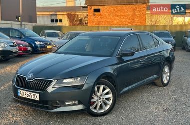 Лифтбек Skoda Superb 2016 в Мукачево