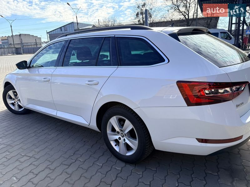 Универсал Skoda Superb 2017 в Нововолынске