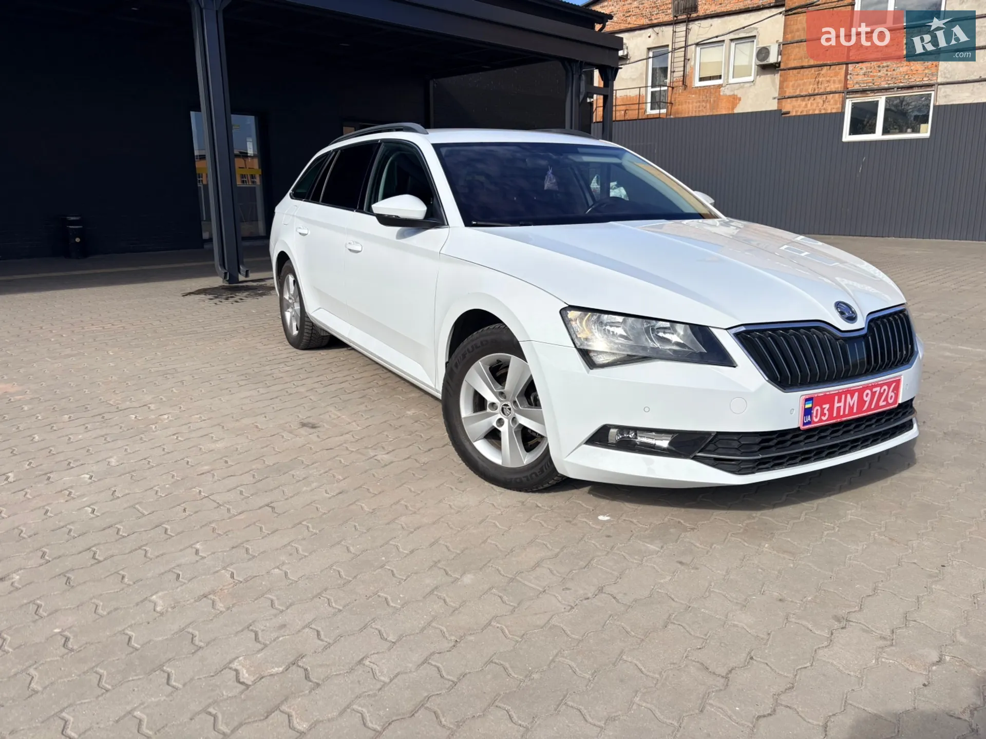 2017 Skoda Superb - мініатюра 2