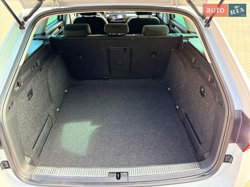 Универсал Skoda Superb 2017 в Нововолынске