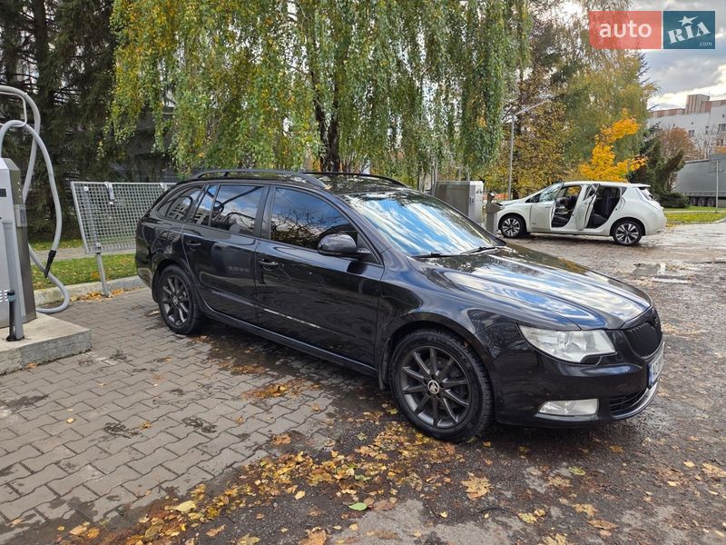 Універсал Skoda Superb 2013 в Луцьку