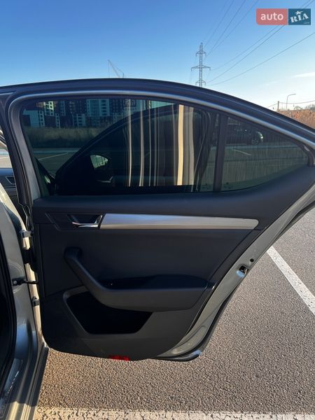 Лифтбек Skoda Superb 2016 в Луцке