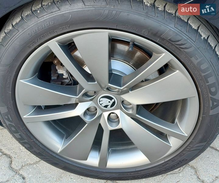 Лифтбек Skoda Superb 2017 в Луцке
