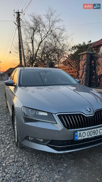 Лифтбек Skoda Superb 2015 в Мукачево