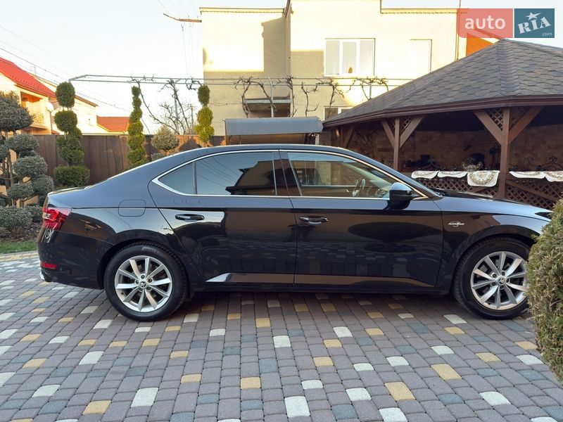 Лифтбек Skoda Superb 2015 в Тячеве