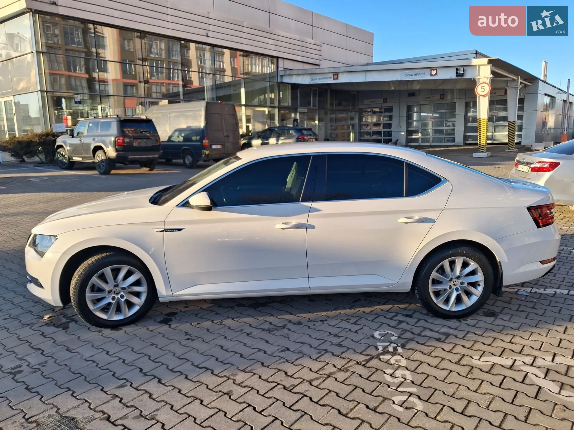 2019 Skoda Superb - мініатюра 9