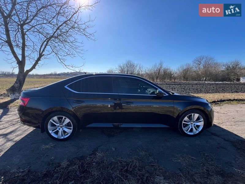 Лифтбек Skoda Superb 2022 в Ровно