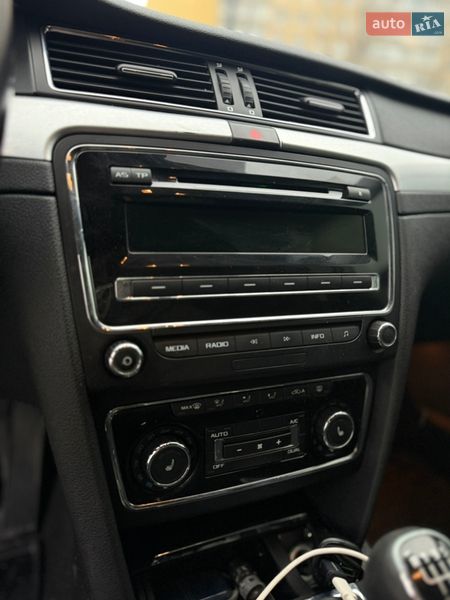 Лифтбек Skoda Superb 2013 в Днепре