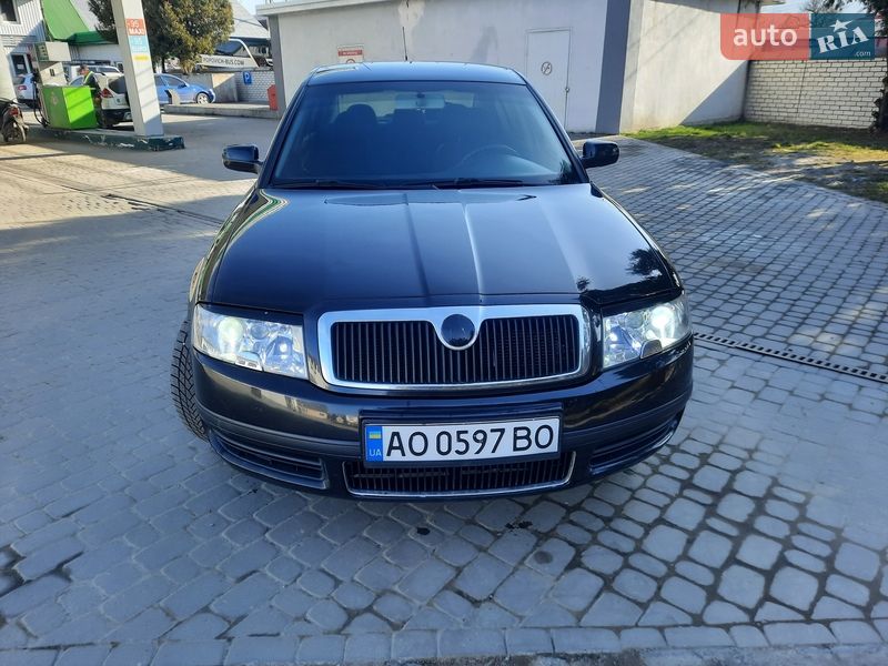 Лифтбек Skoda Superb 2006 в Рахове
