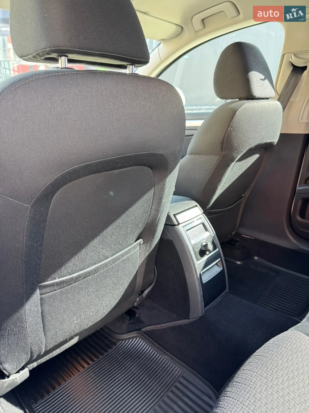 2010 Skoda Superb - мініатюра 17