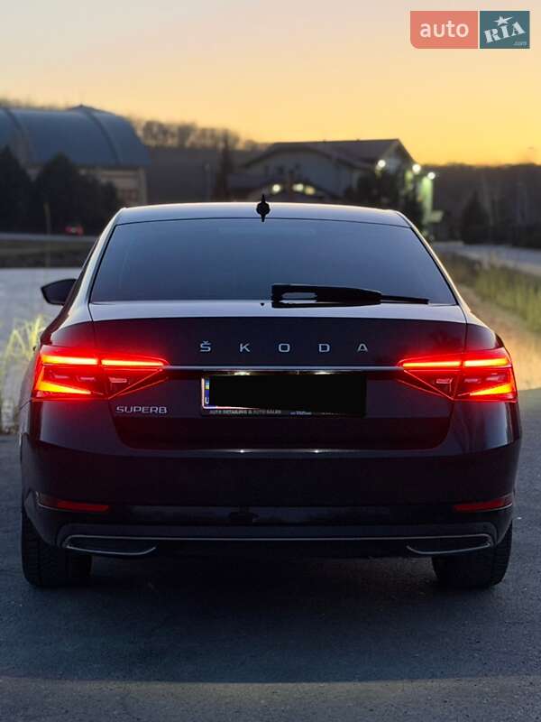Лифтбек Skoda Superb 2022 в Днепре