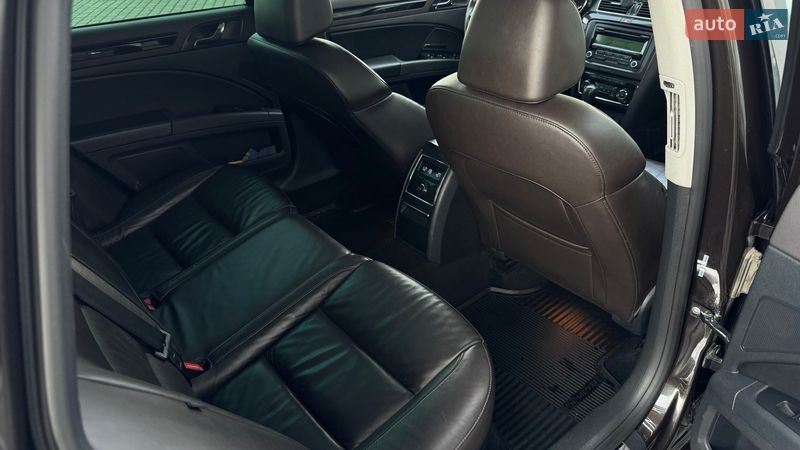 Універсал Skoda Superb 2013 в Мукачевому