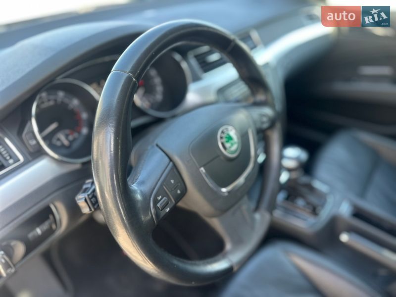 Универсал Skoda Superb 2010 в Луцке