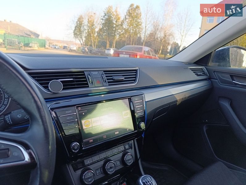 Універсал Skoda Superb 2016 в Отинії