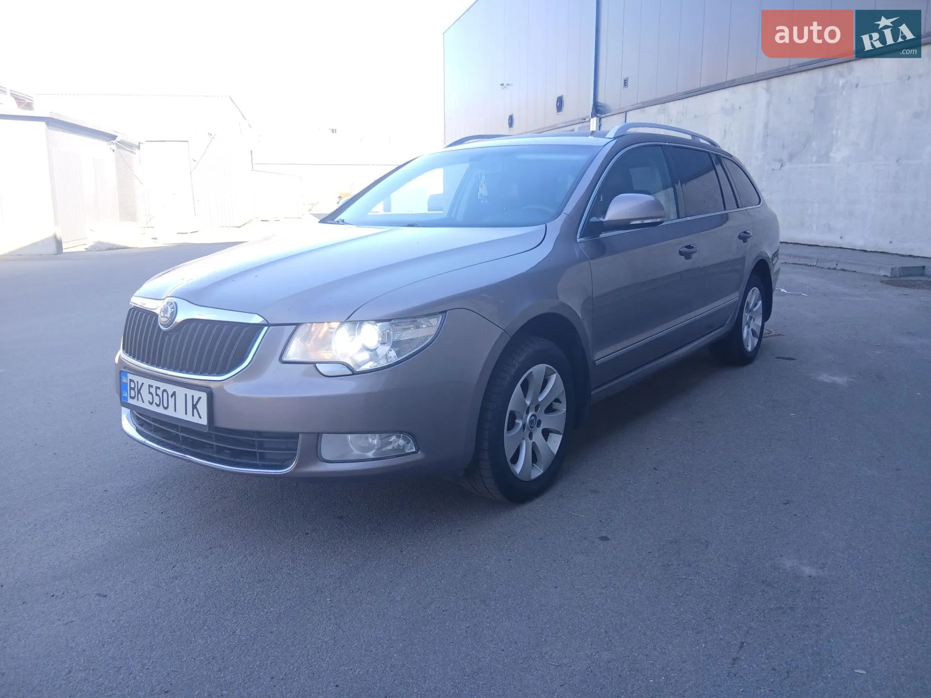 2010 Skoda Superb - мініатюра 3