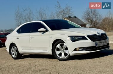Ліфтбек Skoda Superb 2017 в Калуші