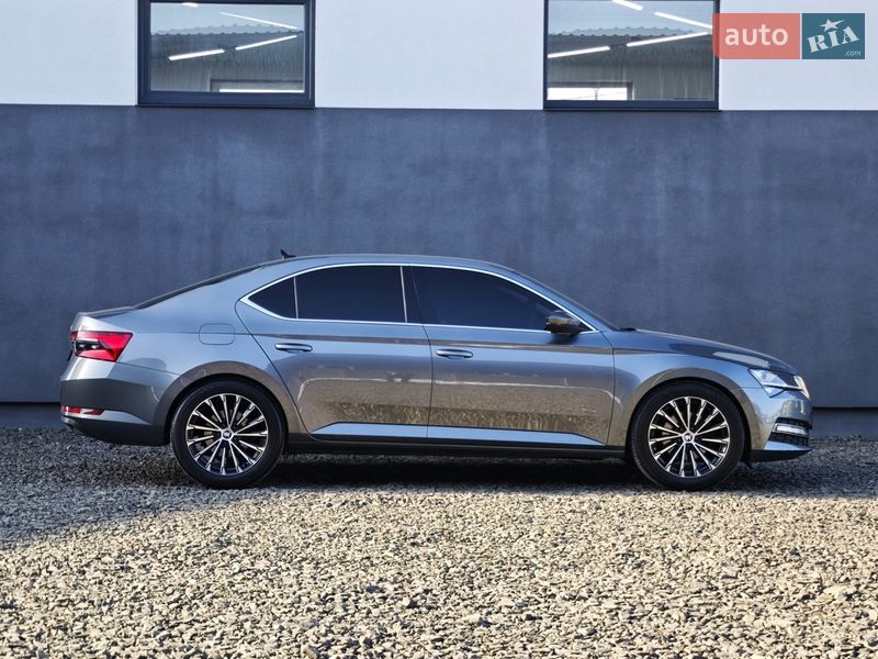 Лифтбек Skoda Superb 2022 в Луцке