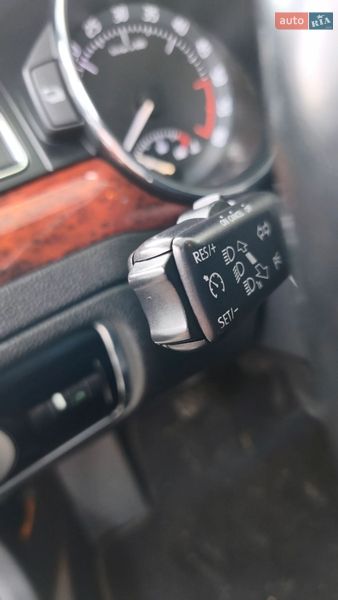 Универсал Skoda Superb 2012 в Барышевке