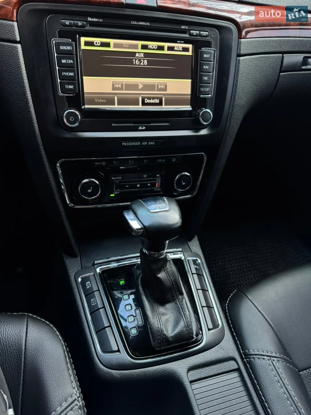 2010 Skoda Superb - мініатюра 7