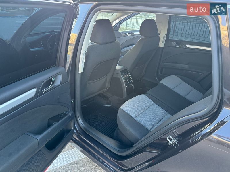 Універсал Skoda Superb 2011 в Харкові