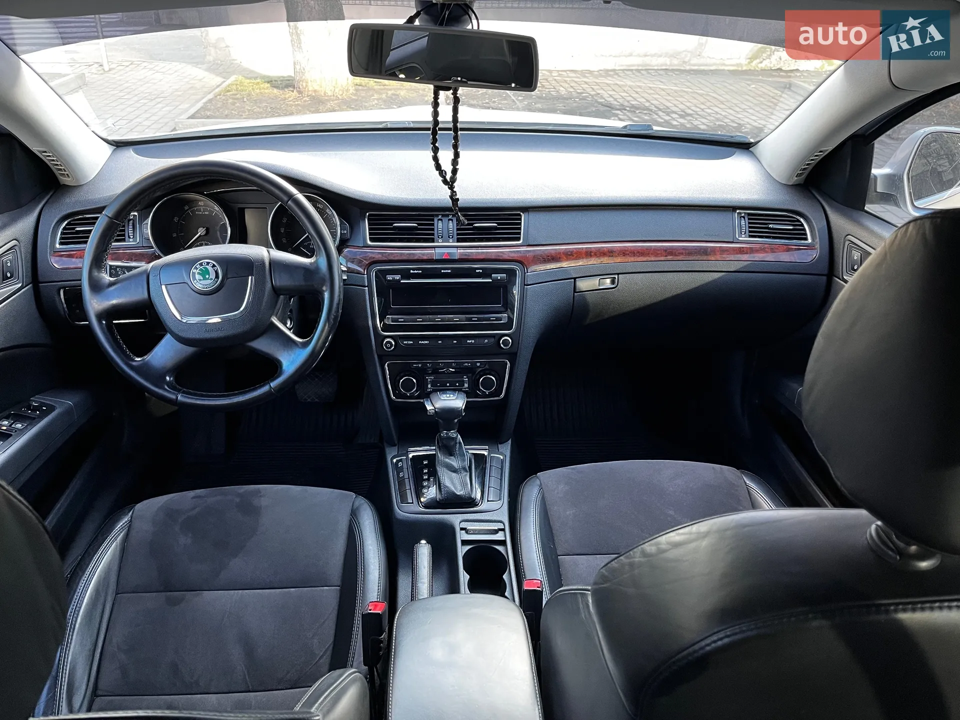 2011 Skoda Superb - мініатюра 12