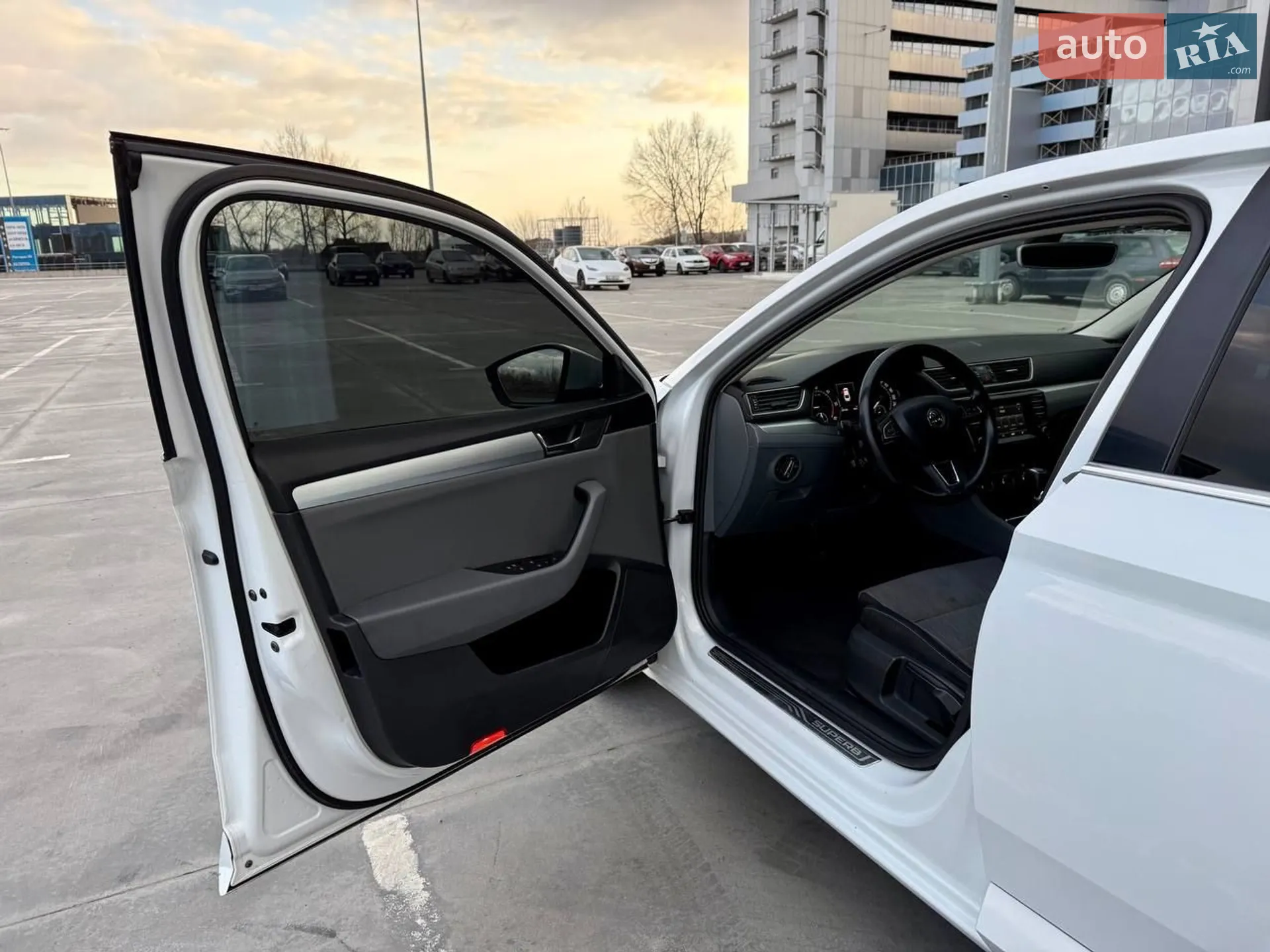 2015 Skoda Superb - мініатюра 28