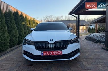 Лифтбек Skoda Superb 2023 в Ивано-Франковске