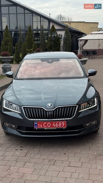 Ліфтбек Skoda Superb 2016 в Стрию