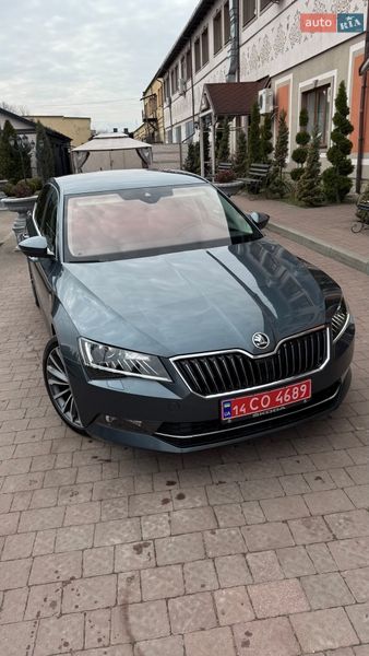 Ліфтбек Skoda Superb 2016 в Стрию