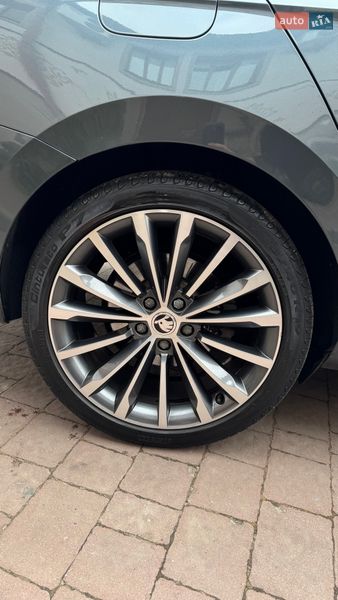 Ліфтбек Skoda Superb 2016 в Стрию
