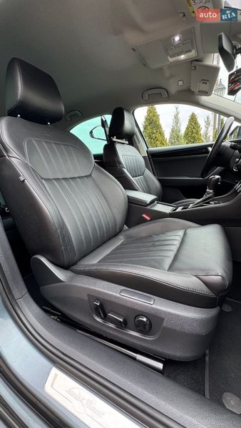 Ліфтбек Skoda Superb 2016 в Стрию