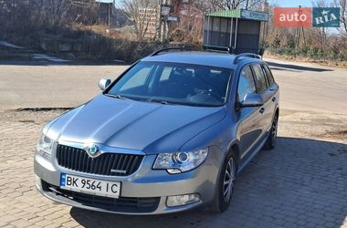 Универсал Skoda Superb 2013 в Ровно
