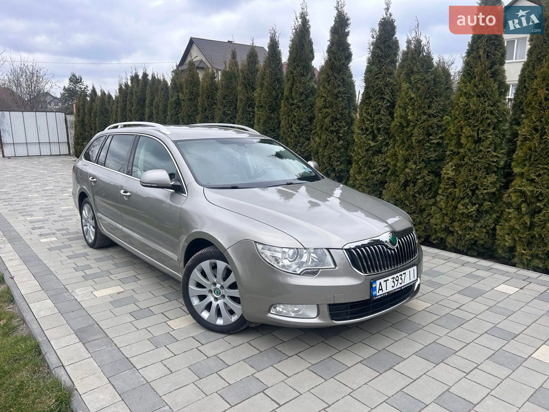 2011 Skoda Superb - мініатюра 2