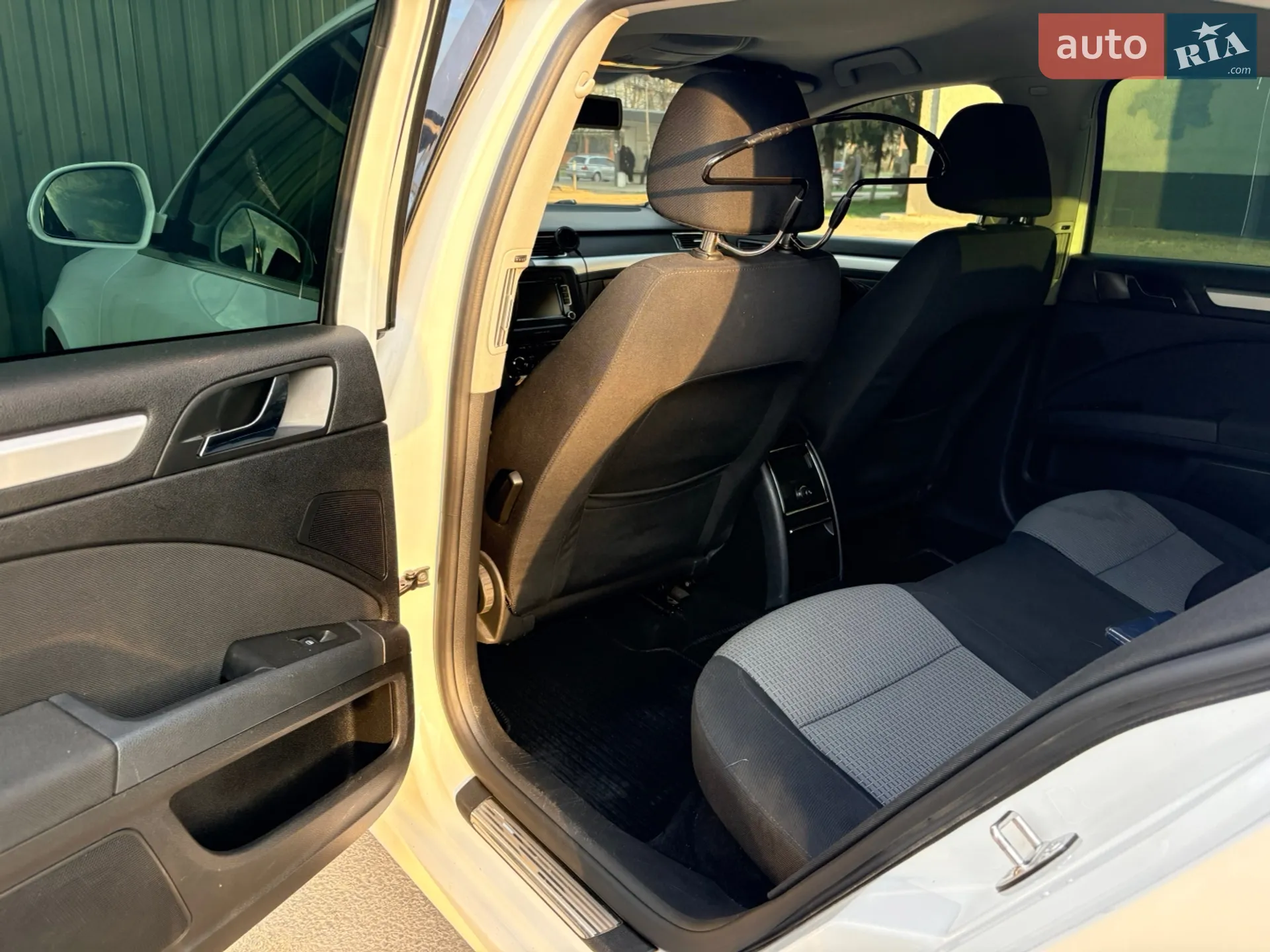 2010 Skoda Superb - мініатюра 5
