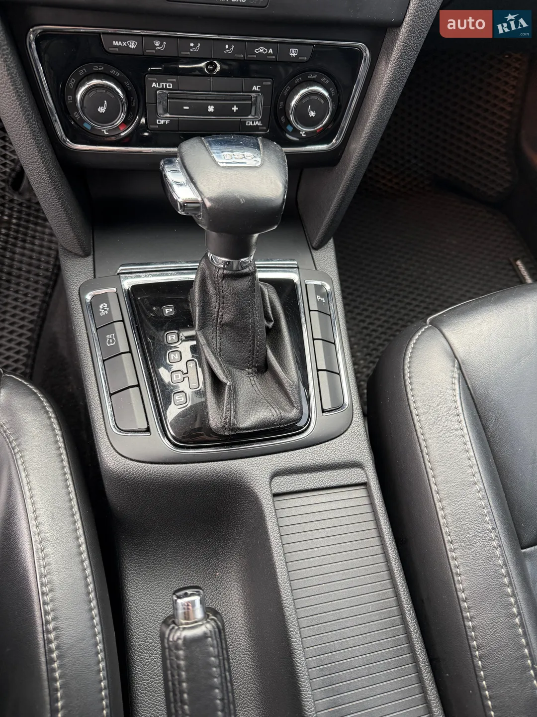 2010 Skoda Superb - мініатюра 28