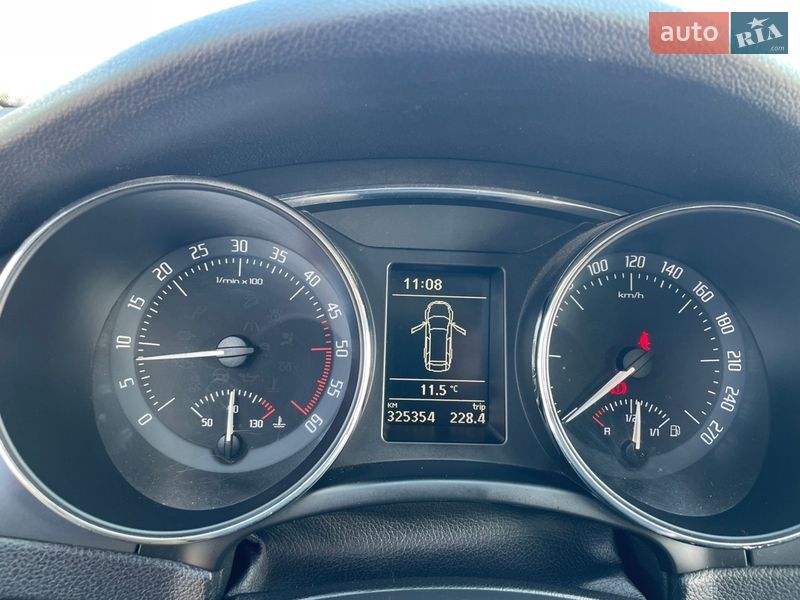 Универсал Skoda Superb 2011 в Львове фото 19 Универсал Skoda Superb 2011 в Львове