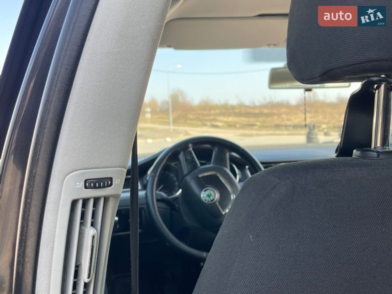 Универсал Skoda Superb 2011 в Львове фото 28 Универсал Skoda Superb 2011 в Львове