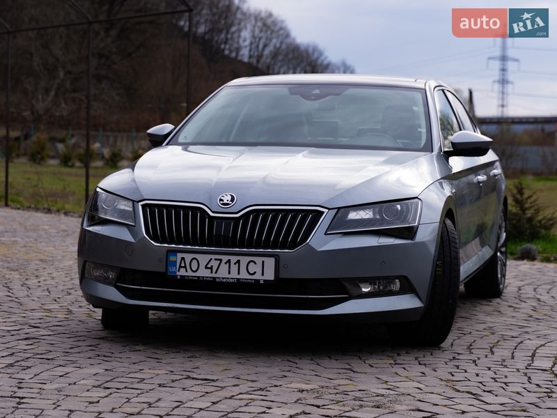 Ліфтбек Skoda Superb 2016 в Мукачевому