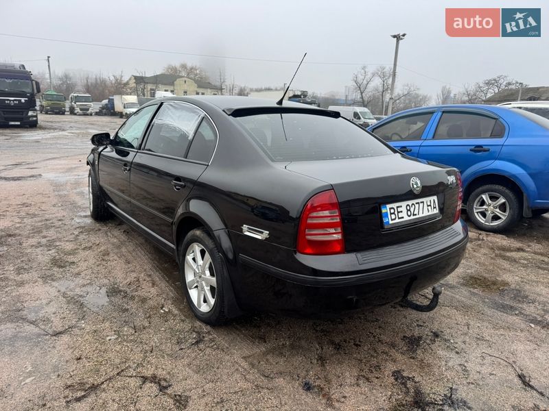 Лифтбек Skoda Superb 2006 в Кропивницком